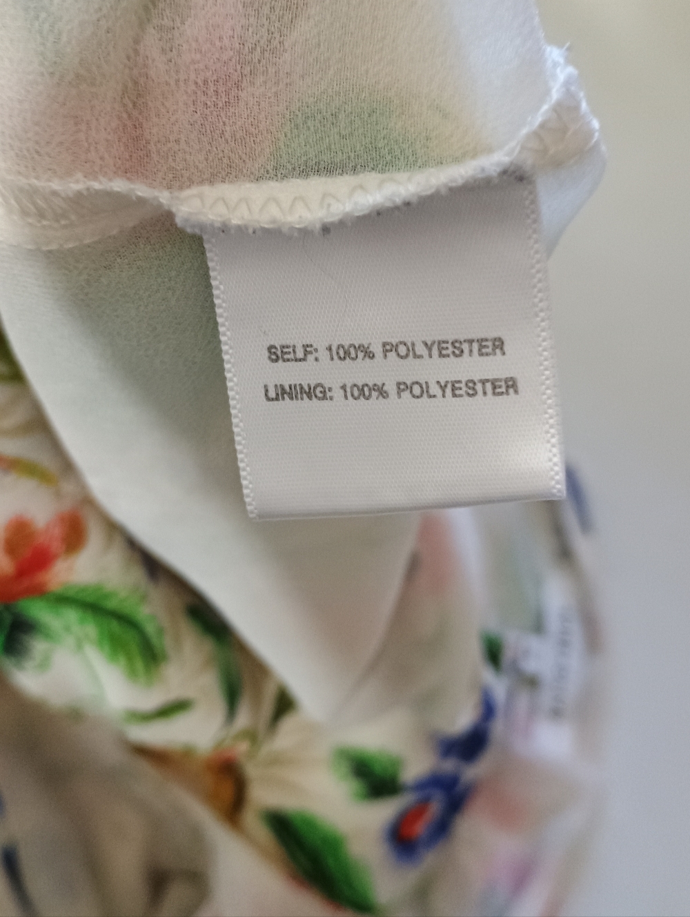 Rose & Oliver Cream Floral V-Neck Sleeveless Top Size 3X - Picture 4 of 4